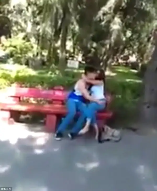 No Naija Father Will Ever Do This.... Caring Man Pictures His Daughter